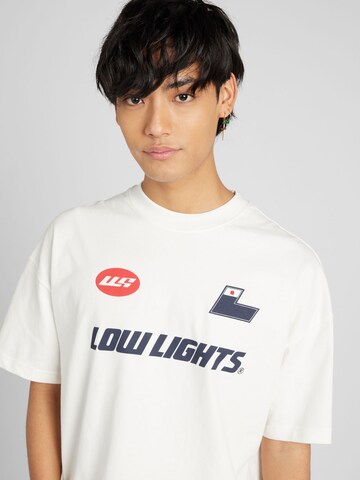 Low Lights Studios - Camiseta 'Rally' en beige