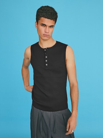 Bershka Shirt in Schwarz: Vorderseite