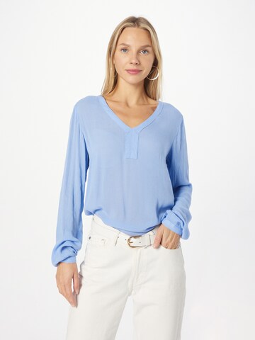 Kaffe Blouse in Blue: front