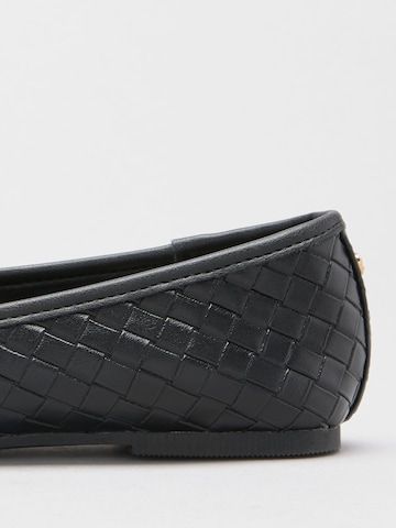 Lipsy Ballerina in Schwarz