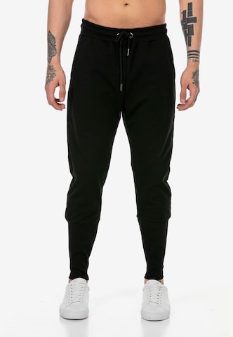 Redbridge Regular Pants 'Basingstoke' in Black: front