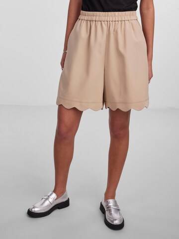 PIECES Loosefit Shorts 'JULIA' in Beige