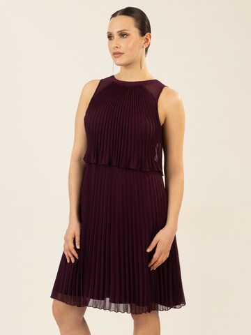 APART Cocktail Dress in Purple: front