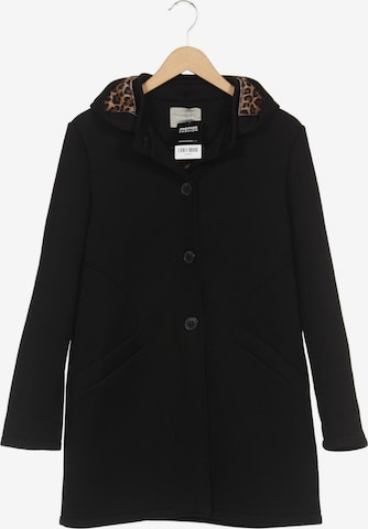 Amber & June Jacket & Coat in M in Black: front