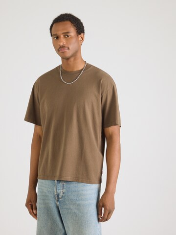 LEVI'S ® T-shirt i brun: framsida