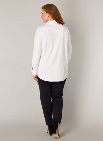 BASE LEVEL CURVY Blouse in White