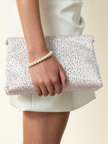 Clutch de la Next pe alb