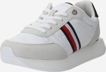 Baskets basses 'Essential' TOMMY HILFIGER en beige : devant