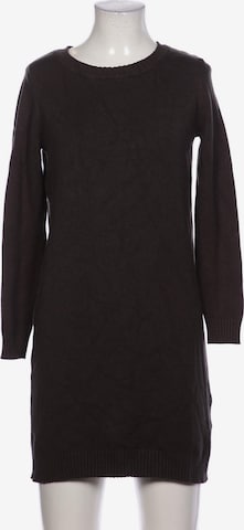 Noisy may Dress in M in Green: front