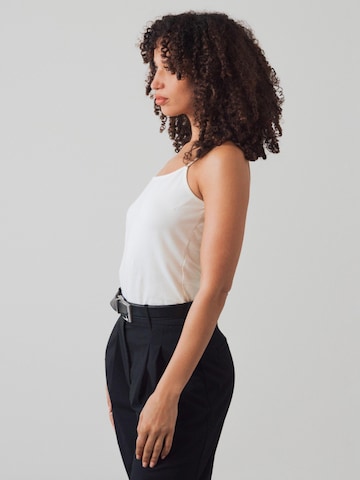 Honest Basics Top in Wit