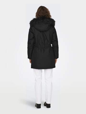 ONLY Winterparka in Schwarz