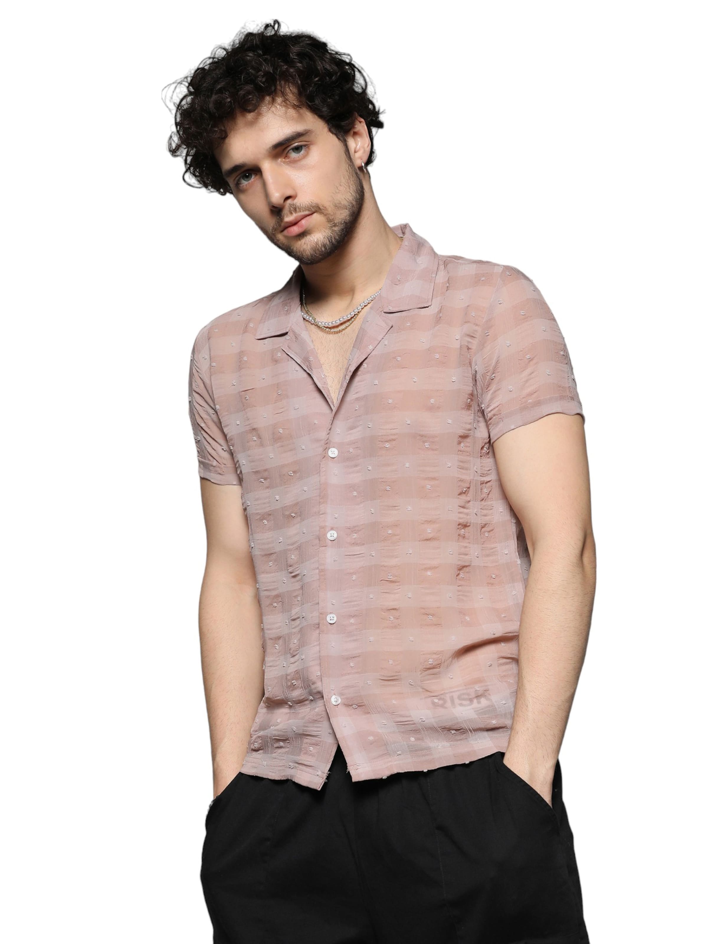 Campus Sutra - Ajuste estrecho Camisa 'Chance' en beige: frente
