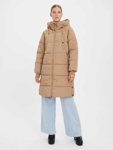 VERO MODA Winterjas 'Aura' in Bruin: voorkant