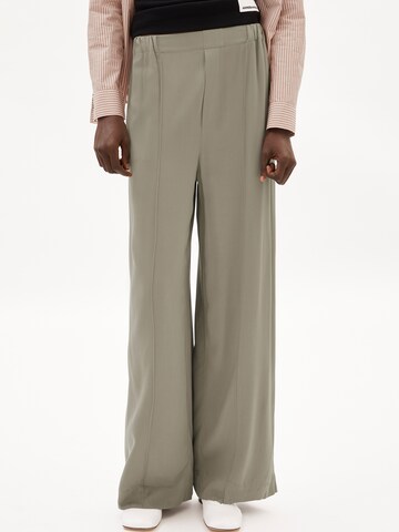 ARMEDANGELS Loose fit Trousers ' JONVAALIE ' in Beige: front