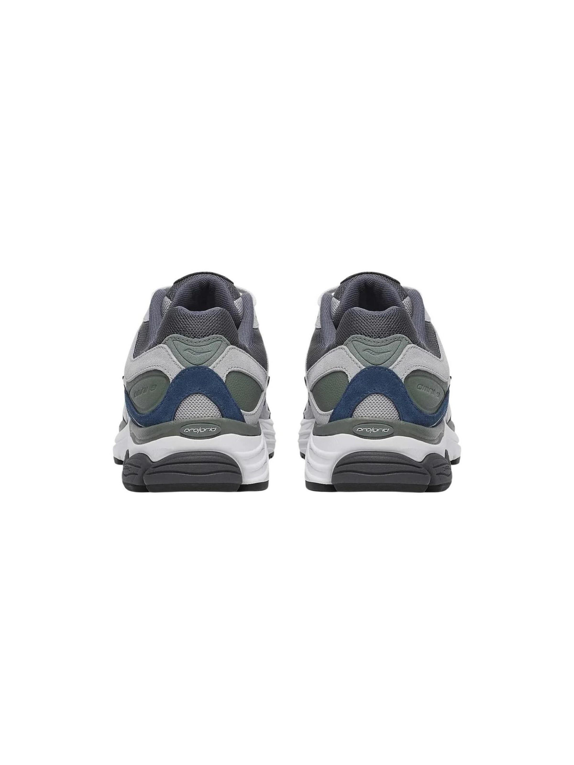 Sneaker bassa 'ProGrid Omni 9 S70845-3' di saucony in grigio