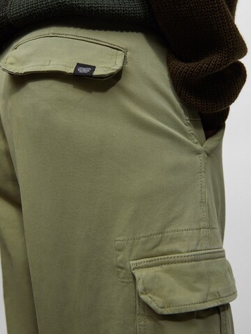 Pull&Bear Tapered Cargo Pants in Green