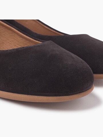 Pisamonas - Bailarina en gris