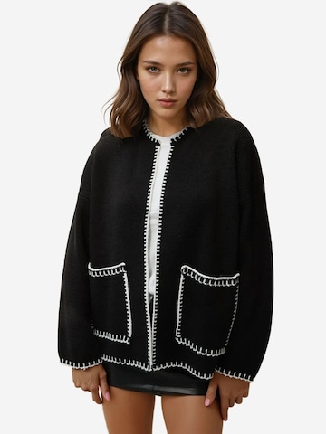 Hiccup Strickjacke in Schwarz: Vorderseite