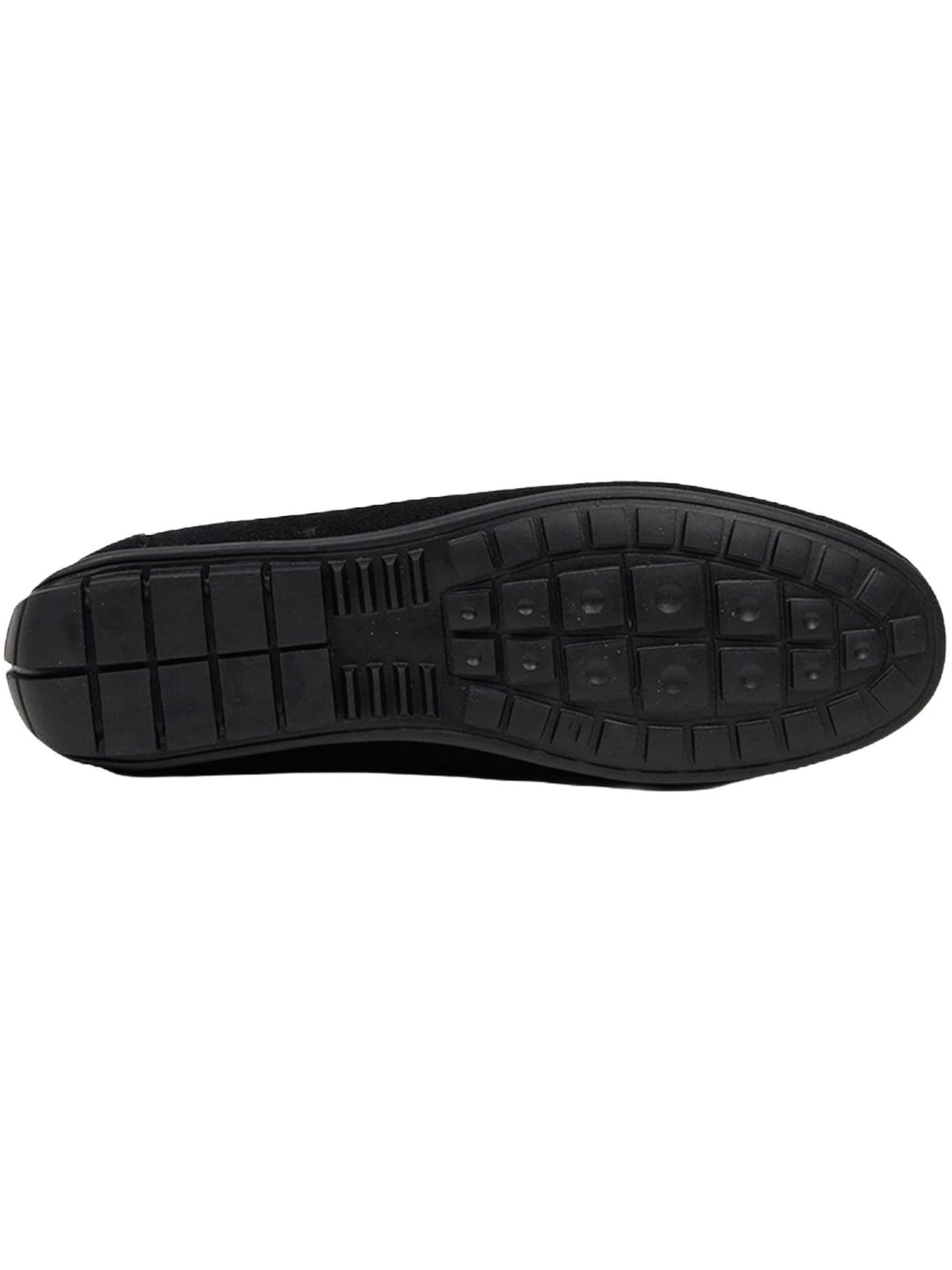 Desa Moccasins in Black