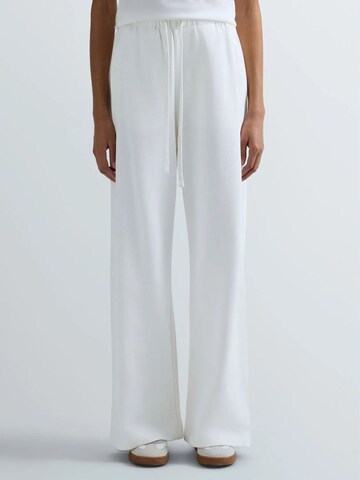 REPLAY Regular Trousers in White: front