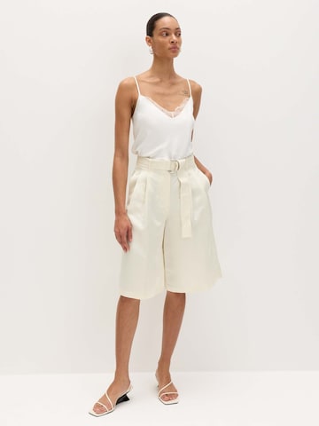 regular Pantaloni con pieghe di Marks & Spencer in beige