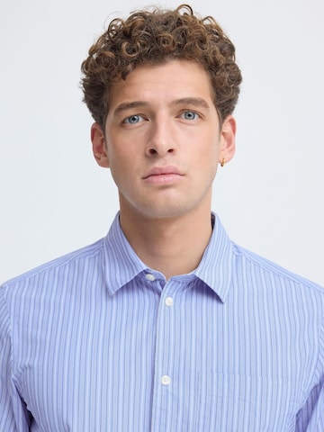 Casual Friday - Ajuste regular Camisa ' CFJansson ' en azul