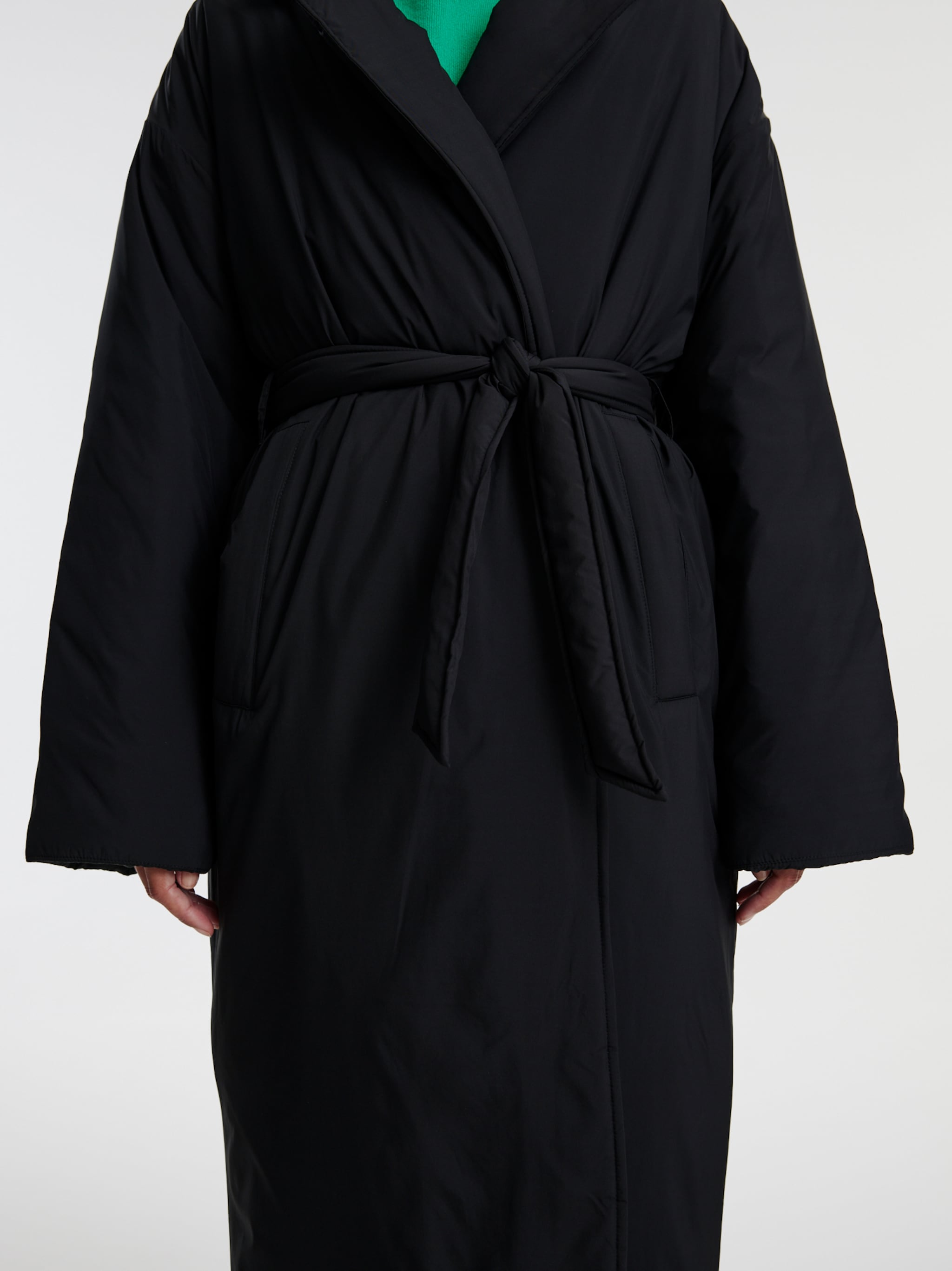 EDITED Produkte Mantel 'Yuki' schwarz