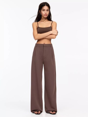 Wide Leg Pantalon à pince Pull&Bear en marron : devant