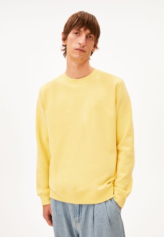 ARMEDANGELS Sweatshirt 'BAARO' in Yellow: front