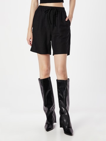 Regular Pantalon 'Shorts' Lindex en noir : devant