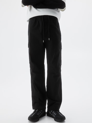 Pull&Bear Loose fit Cargo Pants in Black: front