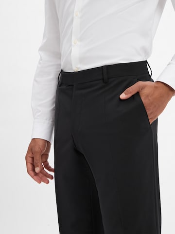 Regular Pantalon à plis 'Leon' BOSS en noir