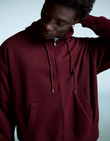 Veste de survêtement Bershka en rouge