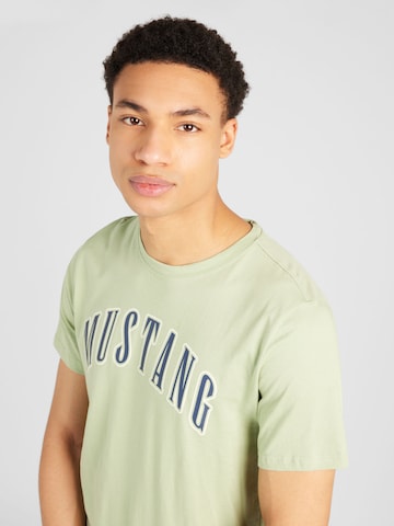 MUSTANG T-Shirt 'Austin' in Grün