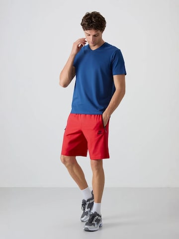 Tommy Life Regular Pants in Red: front