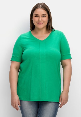 T-shirt SHEEGO en vert : devant