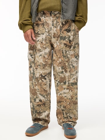 Largi Pantaloni cu buzunare de la Pull&Bear pe bej: față