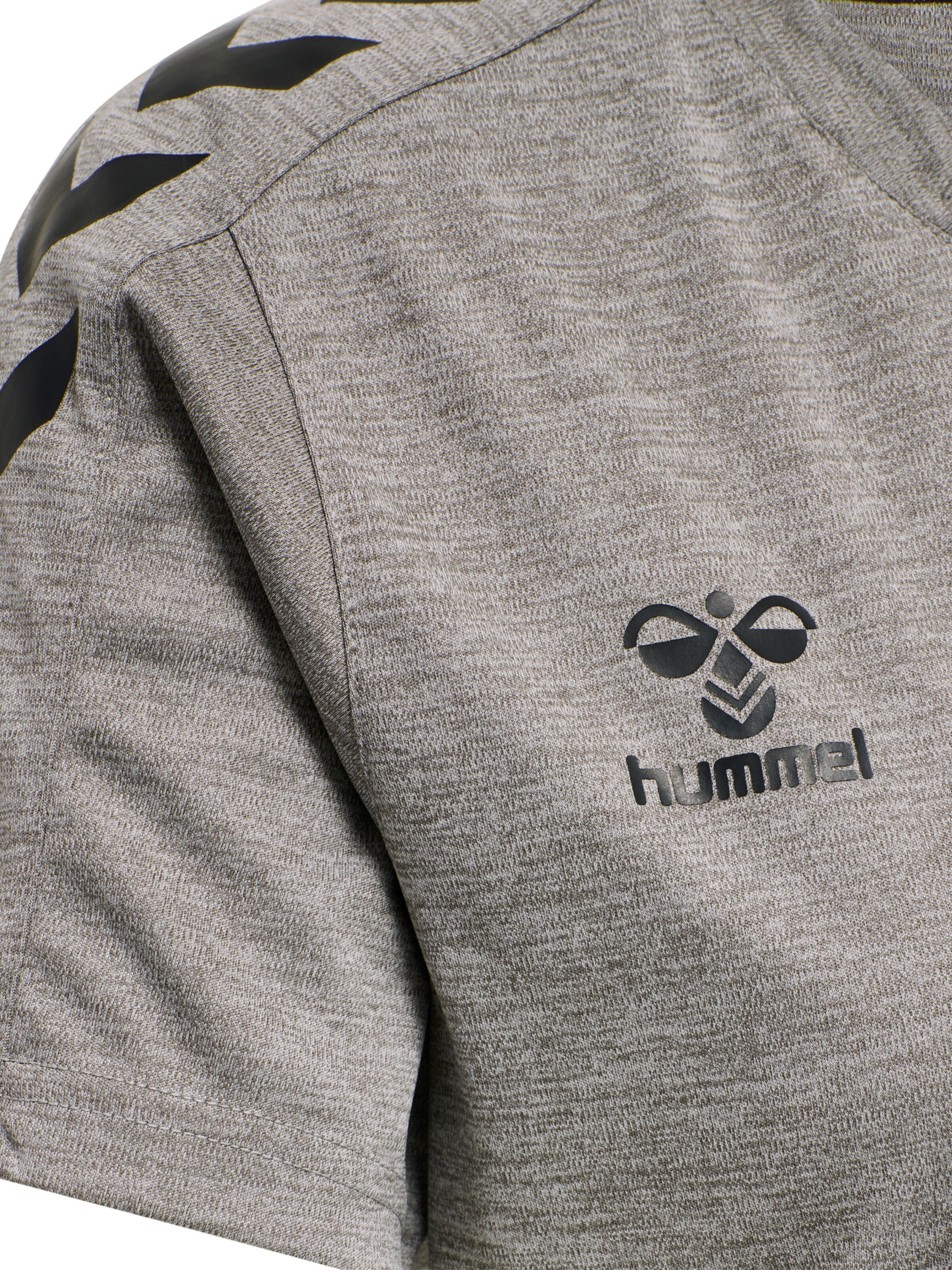 Tricot de la Hummel pe gri