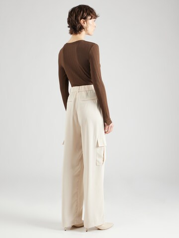 SOAKED IN LUXURY Wide leg Cargobroek 'Shirley' in Wit