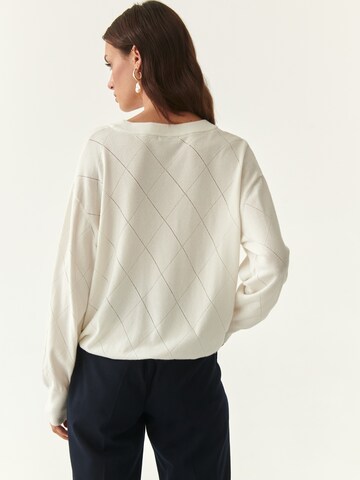 TATUUM Sweater 'AZJAKI' in White