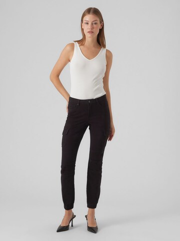 VERO MODA Slimfit Jeans 'IVY' in Schwarz