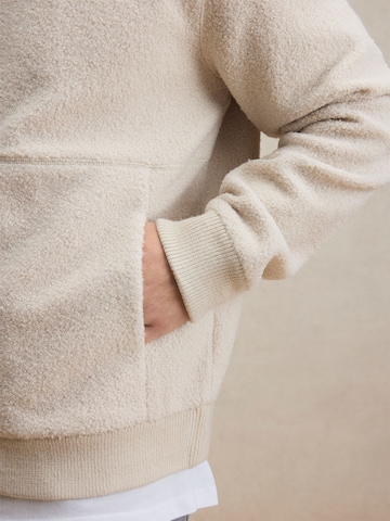 DAN FOX APPAREL Bluza rozpinana 'Dominic' w kolorze biały