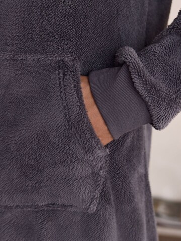 Next - Traje para estar en casa en gris