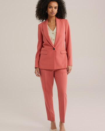Coupe slim Pantalon à plis WE Fashion en rouge