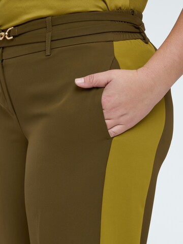 Fiorella Rubino Regular Pants in Green