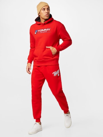 Tommy Jeans - Tapered Calças em vermelho