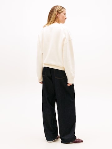 TOMMY HILFIGER - Sweatshirt 'VARSITY' em bege