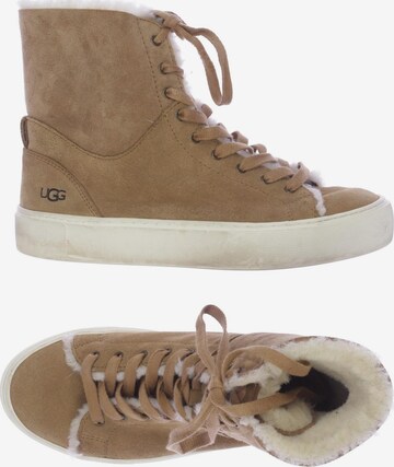 UGG Dress Boots in 39 in Brown: front