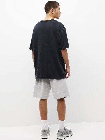 Regular Pantaloni de la Pull&Bear pe gri