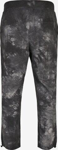 regular Pantaloni di Urban Classics in nero